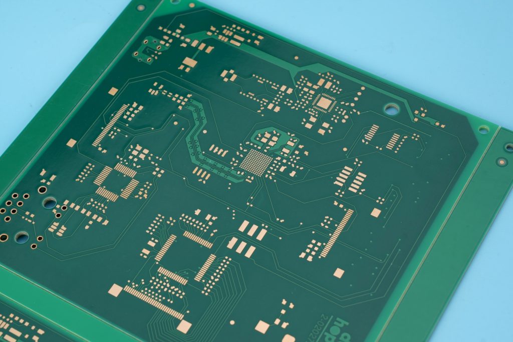Sự khác biệt giữa PCBA và PCB là gì? PCB so với PCBA